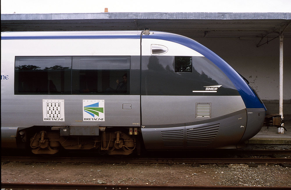 https://www.eisenbahnfotograf.de/datei/August 2002/4020314 SNCF 73583 Roscoff 16.8.2002.jpg